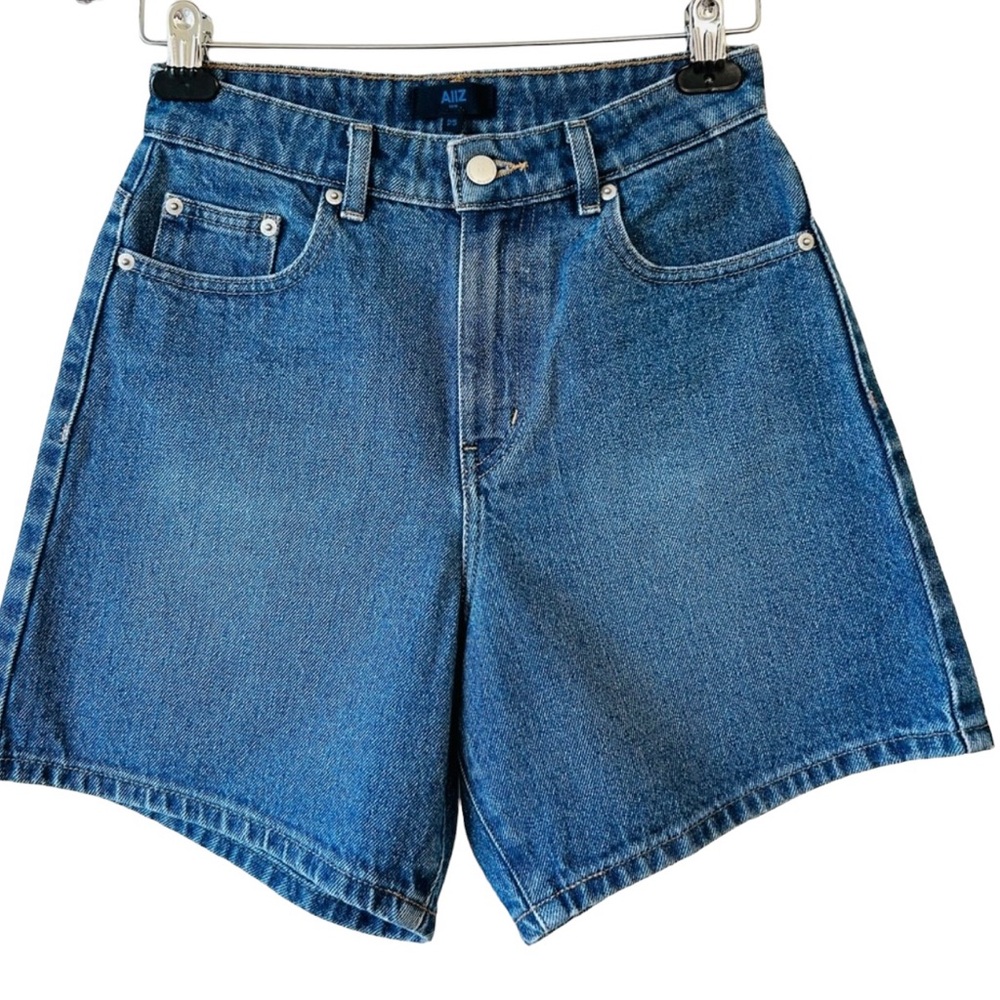 AIIZ Women’s High Waisted Short Blue Size 25